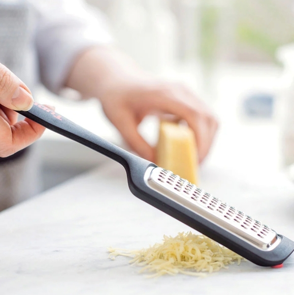 Tupperware Mini Grater  New - Picture 2 of 6